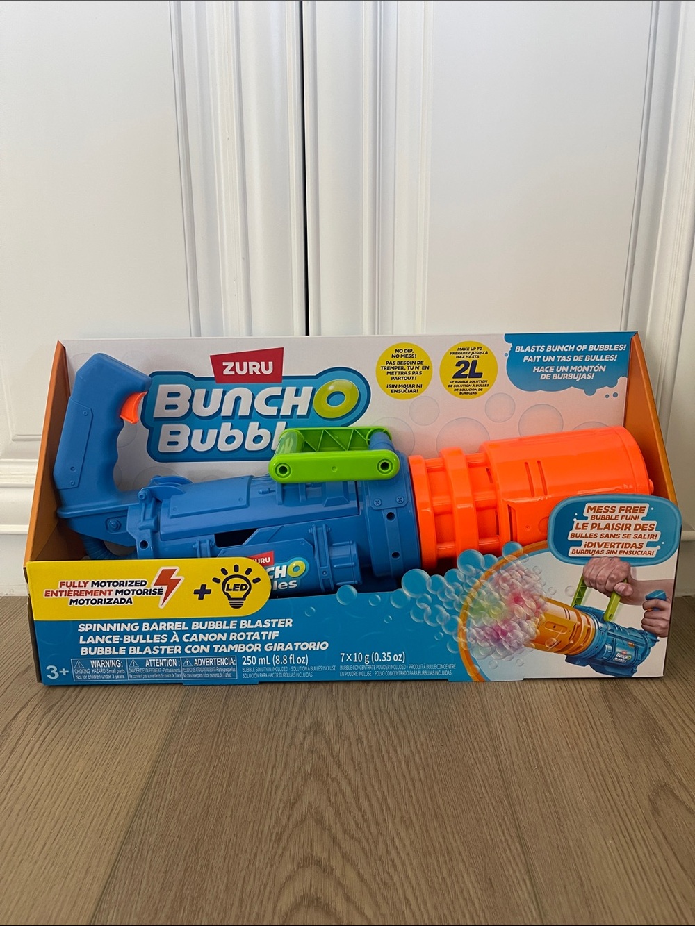 ❤️NEW!!!❤️ ZURU Buncho Bubbles Spinning Barrel Bubble Blaster - Blue & Orange